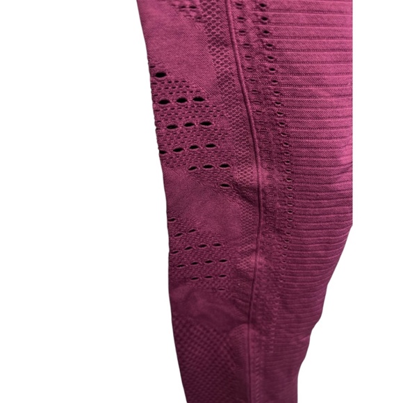 Gymshark Dry Moisture Management Perforated leggings Size XS Purple - Picture 4 of 7